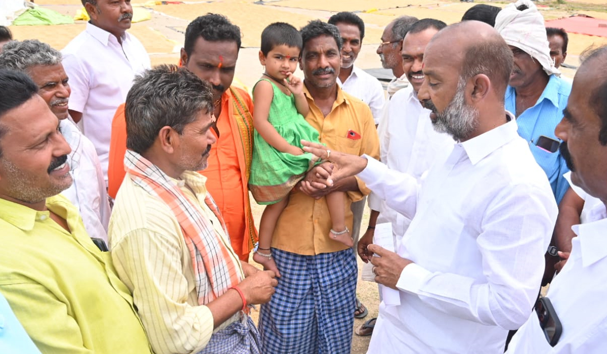Bandi Sanjay | పడి గాపులు కాయాల్సిందేనా? Bandi Sanjay | పడి గాపులు కాయాల్సిందేనా?