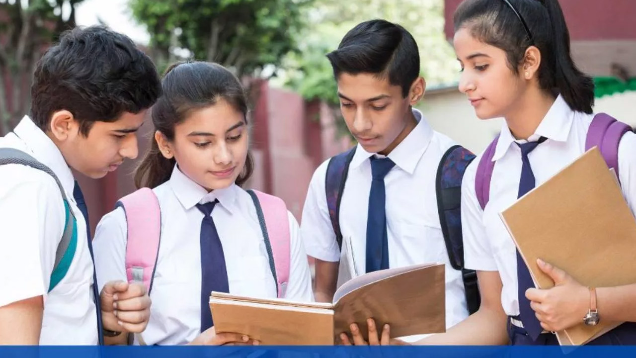 CBSE Exams | ఇకపై ఏడాదికి రెండు సార్లు సీబీఎస్ఈ బోర్డు పరీక్షలు.. కేంద్రం కసరత్తు..! CBSE Exams | ఇకపై ఏడాదికి రెండు సార్లు సీబీఎస్ఈ బోర్డు పరీక్షలు.. కేంద్రం కసరత్తు..!