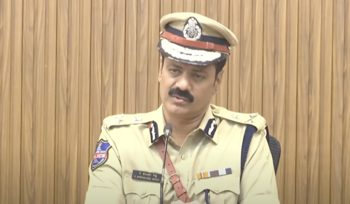 సాక్ష్యాలు సేకరిస్తున్నాం.. రాజకీయ నాయకులనూ విచారిస్తాం: సీపీ కొత్త కోట శ్రీనివాస్రెడ్డి సాక్ష్యాలు సేకరిస్తున్నాం.. రాజకీయ నాయకులనూ విచారిస్తాం: సీపీ కొత్త కోట శ్రీనివాస్రెడ్డి