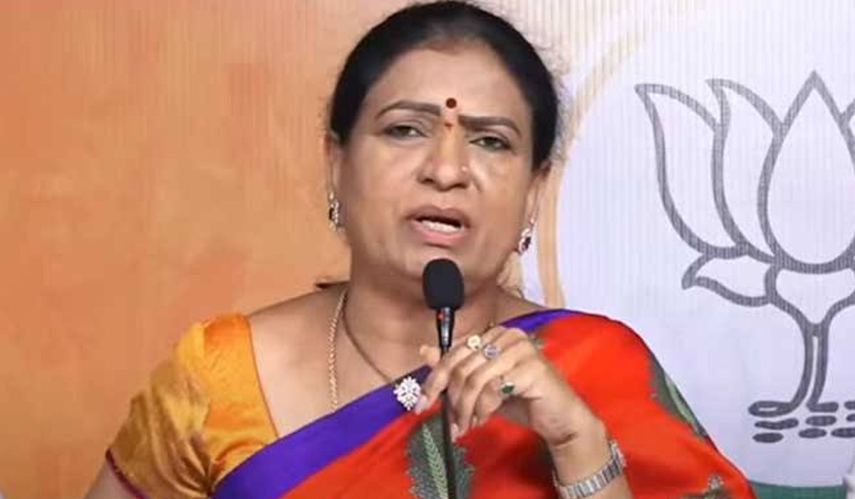 DK ARUNA | ఉనికి కోసం.. వందల కోట్లు ఖర్చు చేసి రజతోత్సవం పేరుతో కేసీఆర్ బయటకు వచ్చాడు DK ARUNA | ఉనికి కోసం.. వందల కోట్లు ఖర్చు చేసి రజతోత్సవం పేరుతో కేసీఆర్ బయటకు వచ్చాడు