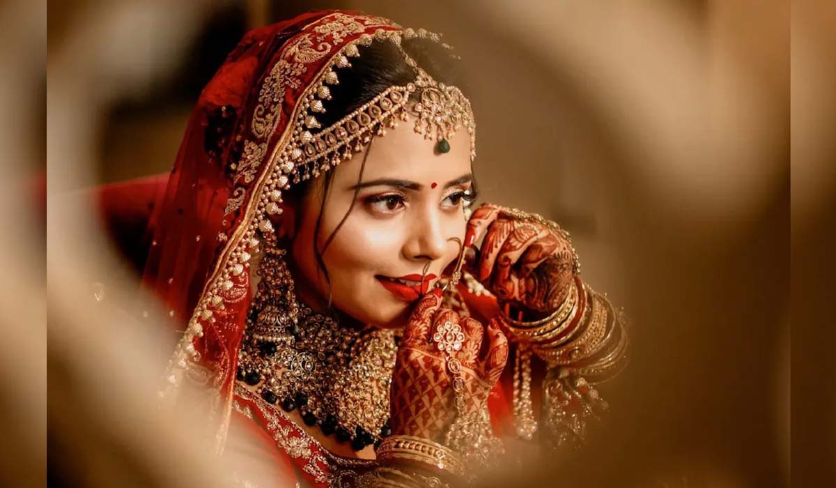 Gold Rate | బంగారం ధర భారీగా తగ్గిందోచ్..! ఇప్పుడు కొంటేనే బెటర్..! Gold Rate | బంగారం ధర భారీగా తగ్గిందోచ్..! ఇప్పుడు కొంటేనే బెటర్..!