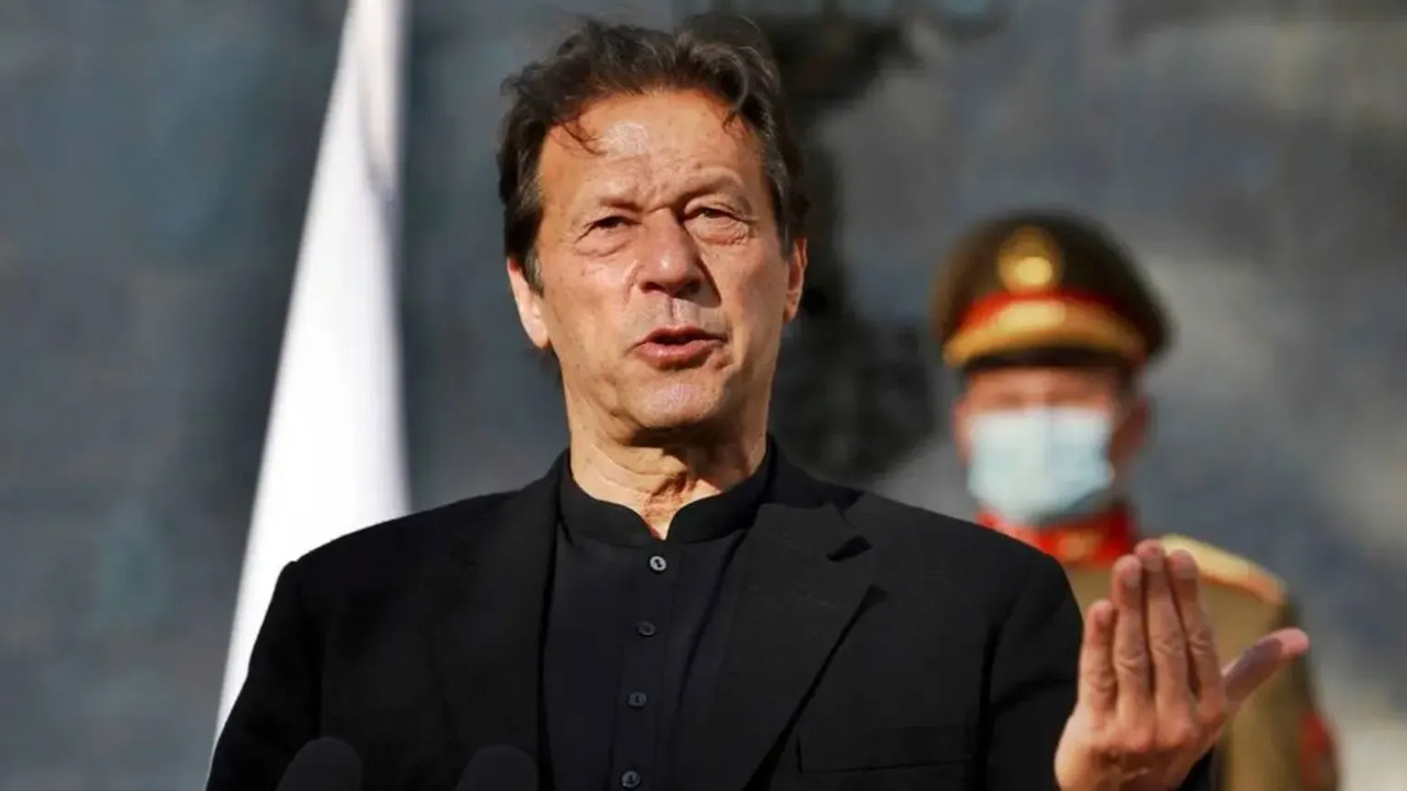 Imran Khan | నా భార్య ఆహారంలో టాయిలెట్ క్లీనర్ మిక్సింగ్.. పాకిస్థాన్ మాజీ ప్రధాని సంచలన ఆరోపణ..! Imran Khan | నా భార్య ఆహారంలో టాయిలెట్ క్లీనర్ మిక్సింగ్.. పాకిస్థాన్ మాజీ ప్రధాని సంచలన ఆరోపణ..!
