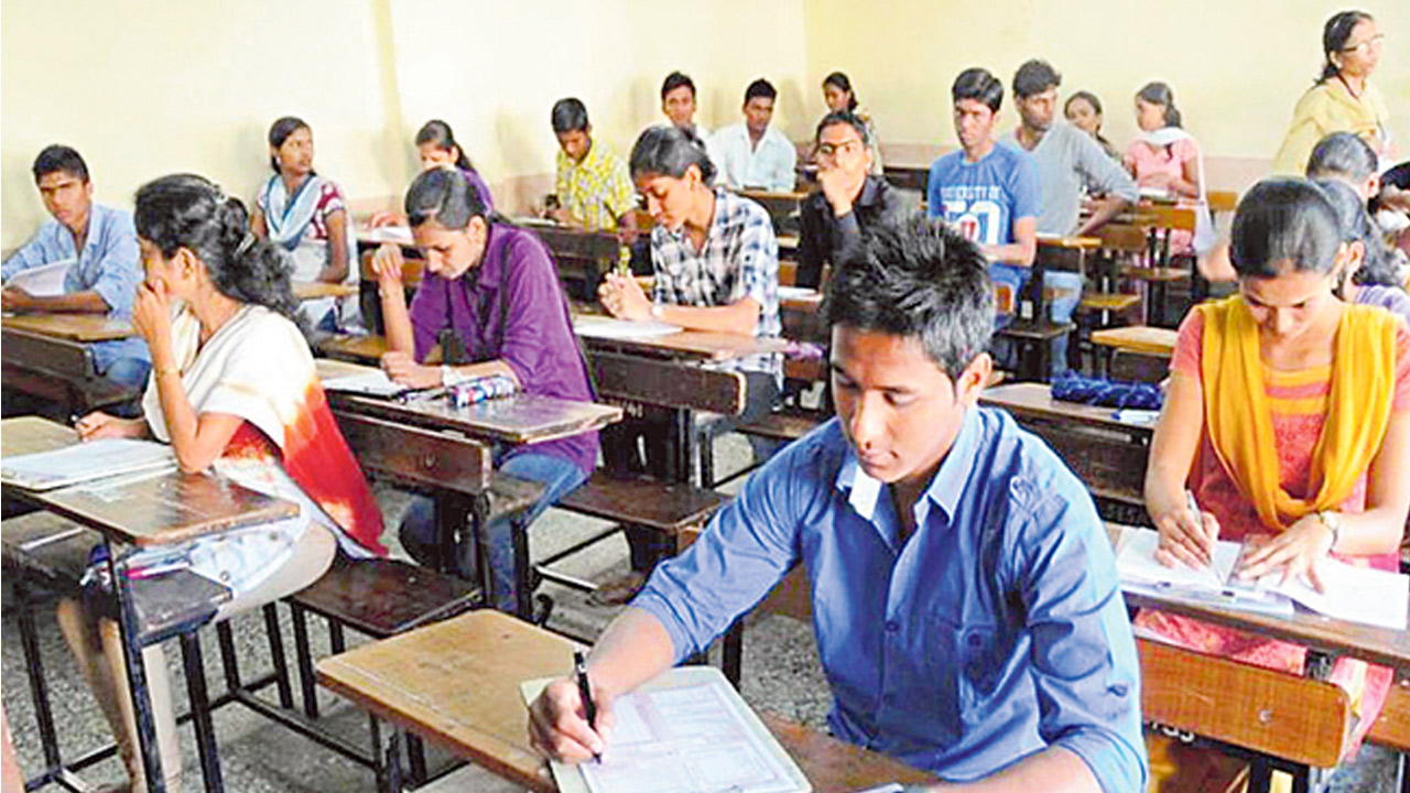 Inter Supply Exams | ఇంటర్ అడ్వాన్స్డ్ సప్లిమెంటరీ పరీక్షల షెడ్యూల్లో మార్పులు.. Inter Supply Exams | ఇంటర్ అడ్వాన్స్డ్ సప్లిమెంటరీ పరీక్షల షెడ్యూల్లో మార్పులు..