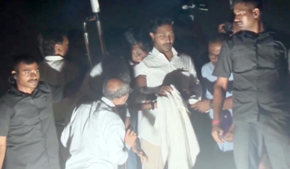 CM Jagan | సీఎం జగన్పై దాడి చేసిన నిందితుడి అరెస్టు CM Jagan | సీఎం జగన్పై దాడి చేసిన నిందితుడి అరెస్టు