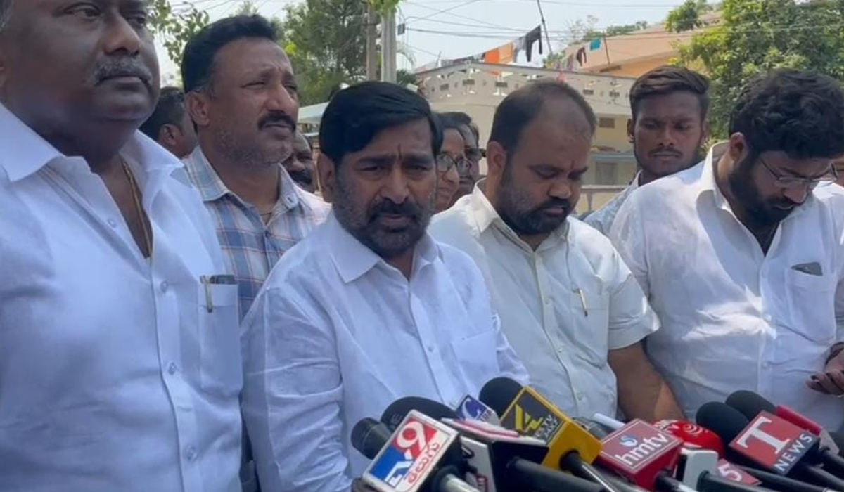 MLA Jagadish Reddy | రాజకీయ వెదవలు.. కోమటిరెడ్డి బ్రదర్స్ MLA Jagadish Reddy | రాజకీయ వెదవలు.. కోమటిరెడ్డి బ్రదర్స్