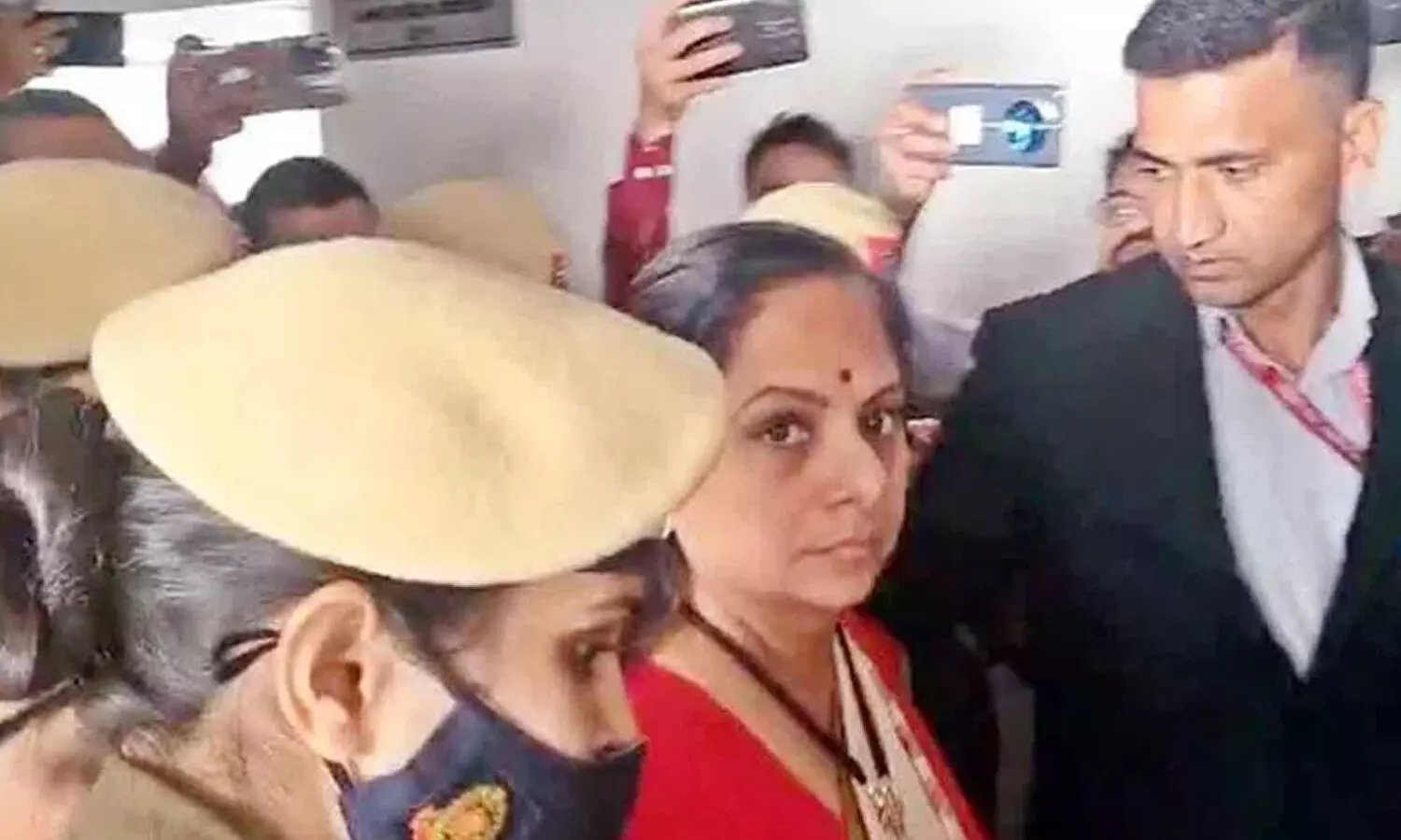 MLC Kavitha | ఈడీ కేసులో కవిత బెయిల్ పిటిషన్ విచారణ 22కు వాయిదా MLC Kavitha | ఈడీ కేసులో కవిత బెయిల్ పిటిషన్ విచారణ 22కు వాయిదా