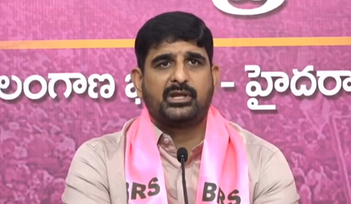 MLA Padi Kaushik Reddy | ఆ ముగ్గురు ఎమ్మెల్యేలను వదలం MLA Padi Kaushik Reddy | ఆ ముగ్గురు ఎమ్మెల్యేలను వదలం