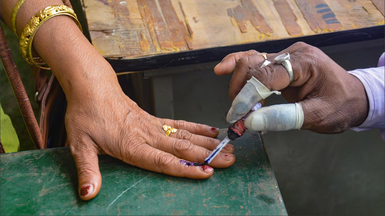 Loksabha Elections | ప్రశాంతంగా కొనసాగుతున్న లోక్సభ తొలి విడత ఎన్నికల పోలింగ్..! Loksabha Elections | ప్రశాంతంగా కొనసాగుతున్న లోక్సభ తొలి విడత ఎన్నికల పోలింగ్..!