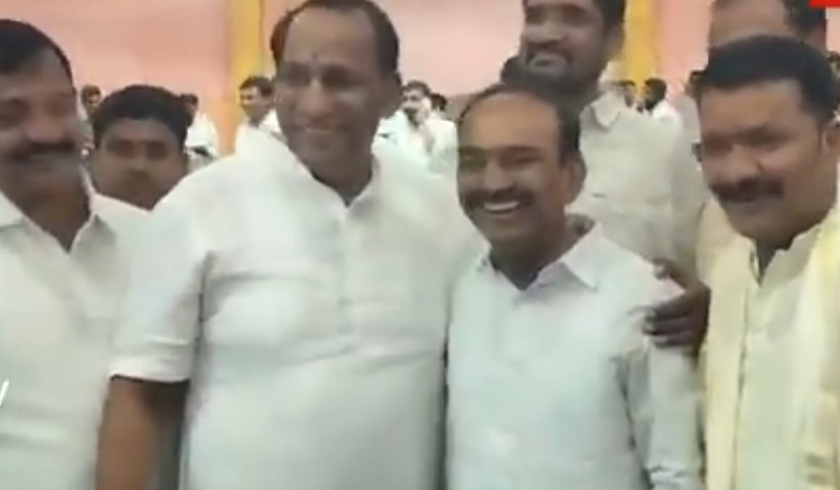 పాత దోస్తు కలిస్తే ఆల్ ది బెస్ట్ చెప్పా పాత దోస్తు కలిస్తే ఆల్ ది బెస్ట్ చెప్పా