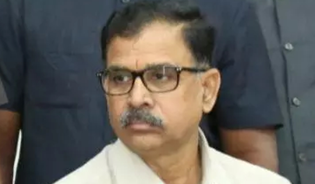 కరీంనగర్కు మాజీ డీసీపీ రాధాకిషన్రావు తరలింపు కరీంనగర్కు మాజీ డీసీపీ రాధాకిషన్రావు తరలింపు