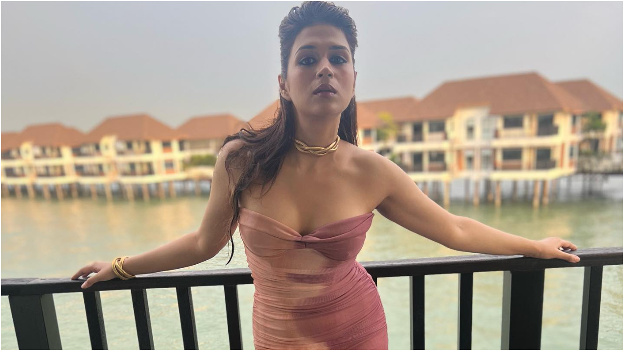 Shraddha Das: శ్రద్ధ దాస్ వీర లెవెల్లో ఎక్స్ పోజింగ్