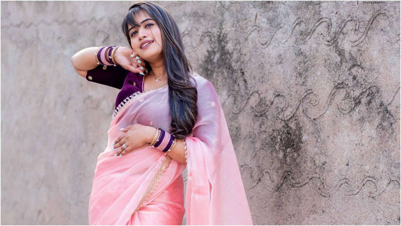 Sravanthi Chokarapu: అందానికే అందం అనేలా.. స్రవంతి లేటెస్ట్ ఫోటోలు వైరల్..