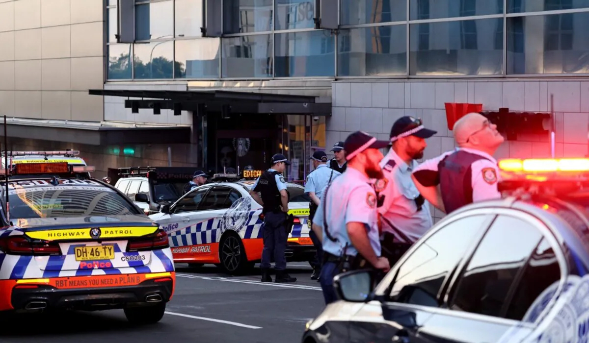 Sydney | సిడ్నీలో ఘోరం.. దుండగుడి చేతిలో ఆరుగురు దుర్మరణం Sydney | సిడ్నీలో ఘోరం.. దుండగుడి చేతిలో ఆరుగురు దుర్మరణం