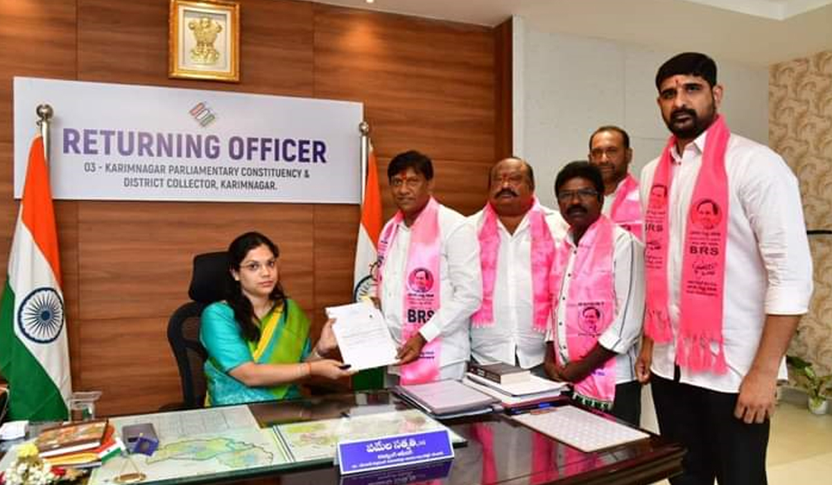 నామినేషన్ దాఖలు చేసిన బోయినపల్లి వినోద్ కుమార్ నామినేషన్ దాఖలు చేసిన బోయినపల్లి వినోద్ కుమార్
