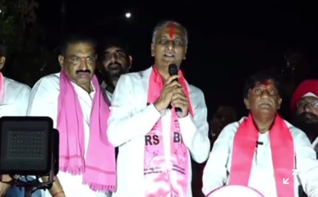 రేవంత్ రెడ్డి ఏమైనా చెడ్డి గ్యాంగ్ సభ్యుడా?: హరీష్ రావు రేవంత్ రెడ్డి ఏమైనా చెడ్డి గ్యాంగ్ సభ్యుడా?: హరీష్ రావు
