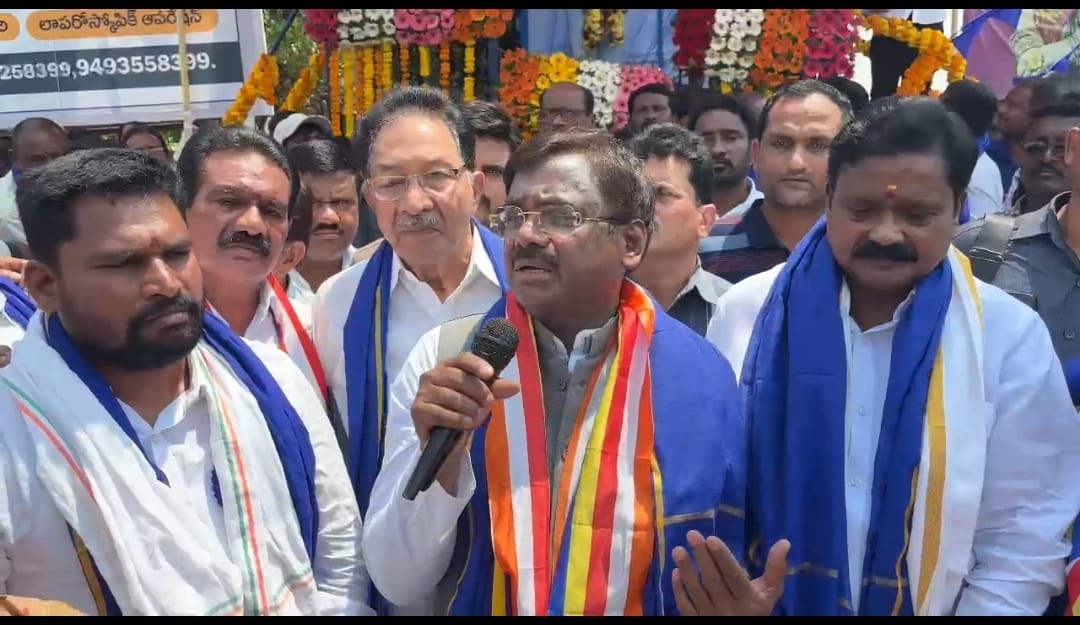 కుల వివక్షను రూపుమాపిన మహానీయుడు అంబేద్కర్: చెన్నూరు ఎమ్మెల్యే వివేక్ కుల వివక్షను రూపుమాపిన మహానీయుడు అంబేద్కర్: చెన్నూరు ఎమ్మెల్యే వివేక్