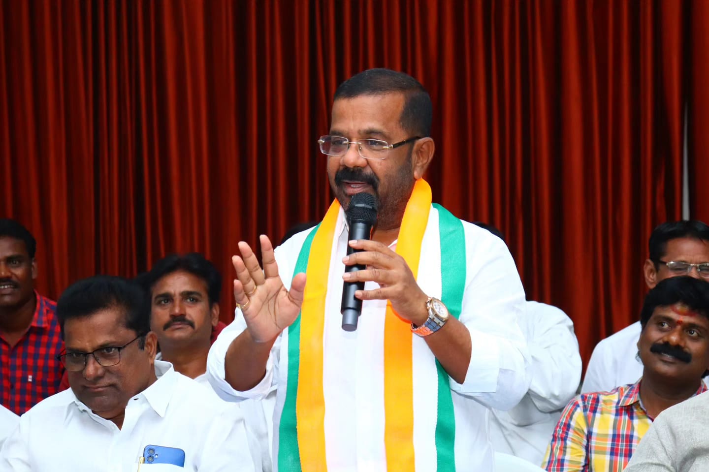24 న మడికొండలో కాంగ్రెస్ బహిరంగసభ 24 న మడికొండలో కాంగ్రెస్ బహిరంగసభ