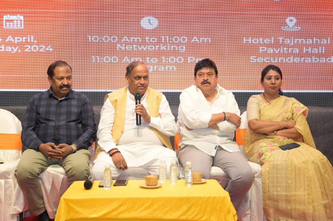 మాధవిలతపై కేసు కాంగ్రెస్ – ఎంఐఎంల కుట్రనే: సుధాకర్ గాందే మాధవిలతపై కేసు కాంగ్రెస్ – ఎంఐఎంల కుట్రనే: సుధాకర్ గాందే