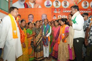 కేంద్ర సహకారంతో మల్కాజిగిరి అభివృద్ధి: బీజేపీ అభ్యర్థి ఈటల