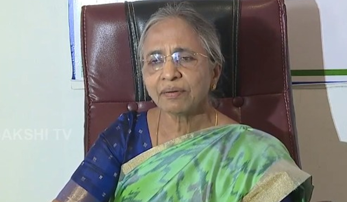 YS Vimala | షర్మిల, సునితలు శత్రువుల చేతుల్లో కీలుబొమ్మలు YS Vimala | షర్మిల, సునితలు శత్రువుల చేతుల్లో కీలుబొమ్మలు