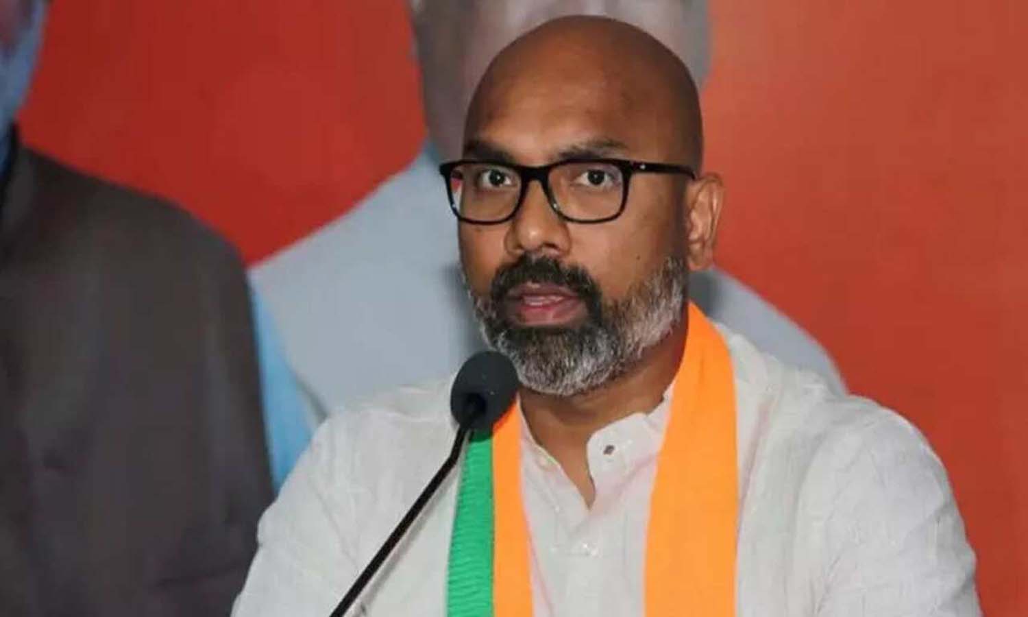 రేపో ఎల్లుండో..సీఎం రేవంత్రెడ్డి బీజేపీలోకి వస్తాడు: ఎంపీ డి.అర్వింద్ రేపో ఎల్లుండో..సీఎం రేవంత్రెడ్డి బీజేపీలోకి వస్తాడు: ఎంపీ డి.అర్వింద్