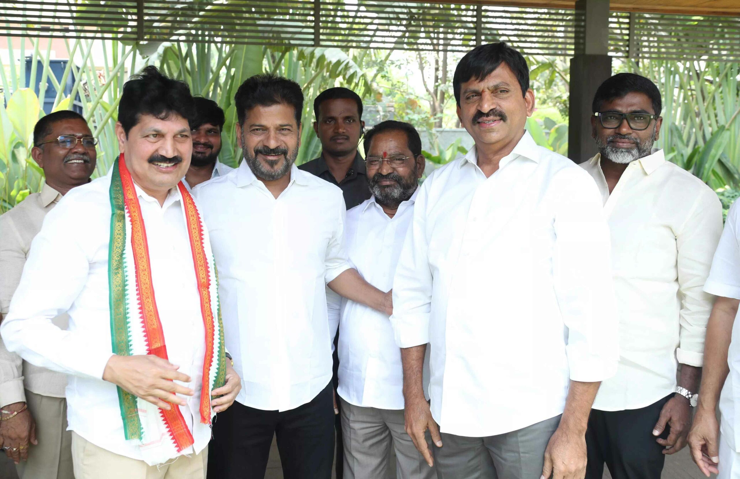 కాంగ్రెస్ గూటికి భద్రాచలం ఎమ్మెల్యే తెల్లం కాంగ్రెస్ గూటికి భద్రాచలం ఎమ్మెల్యే తెల్లం