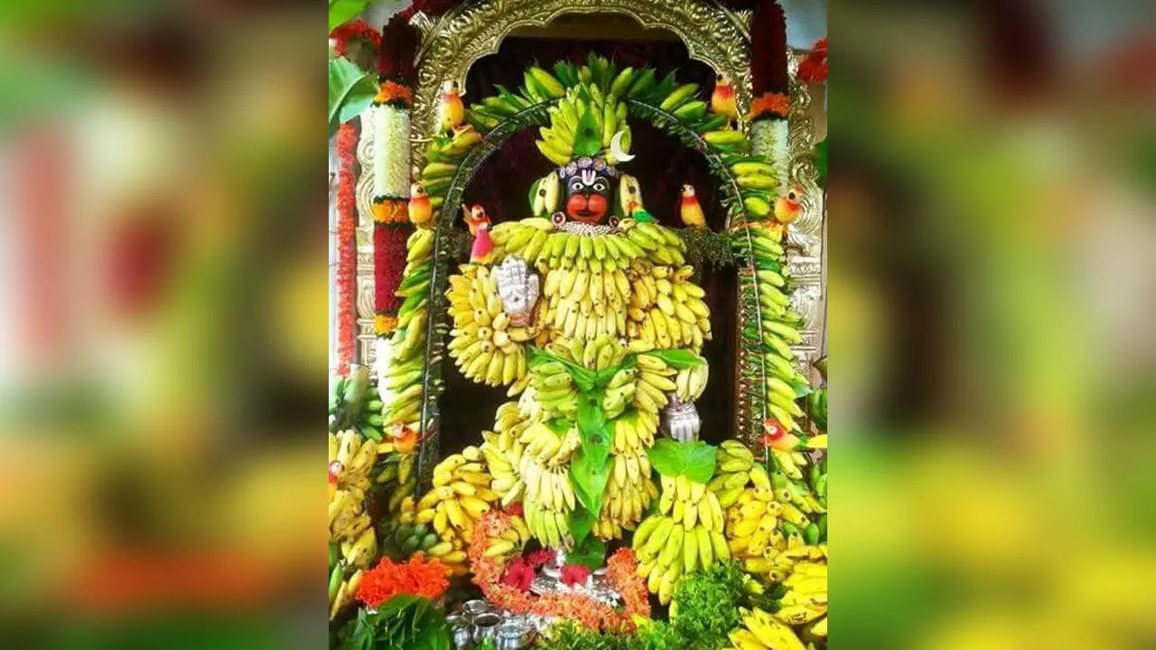 హనుమంతుడికి అరటి పండ్లు ఎందుకు సమర్పించాలి..? ఆ రహస్యం ఏంటో తెలుసా..? హనుమంతుడికి అరటి పండ్లు ఎందుకు సమర్పించాలి..? ఆ రహస్యం ఏంటో తెలుసా..?