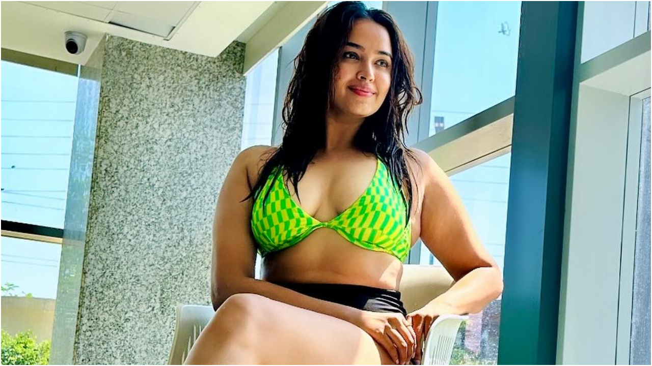 Pujita Ponnada : బికినీలో పూజిత అందాల మోత.. సమ్మర్‌ సెగలు