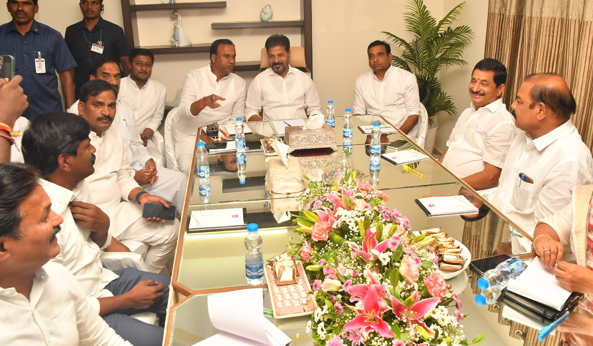 ప్రారంభమైన భువనగిరి పార్లమెంటు కాంగ్రెస్ పార్టీ భేటీ ప్రారంభమైన భువనగిరి పార్లమెంటు కాంగ్రెస్ పార్టీ భేటీ