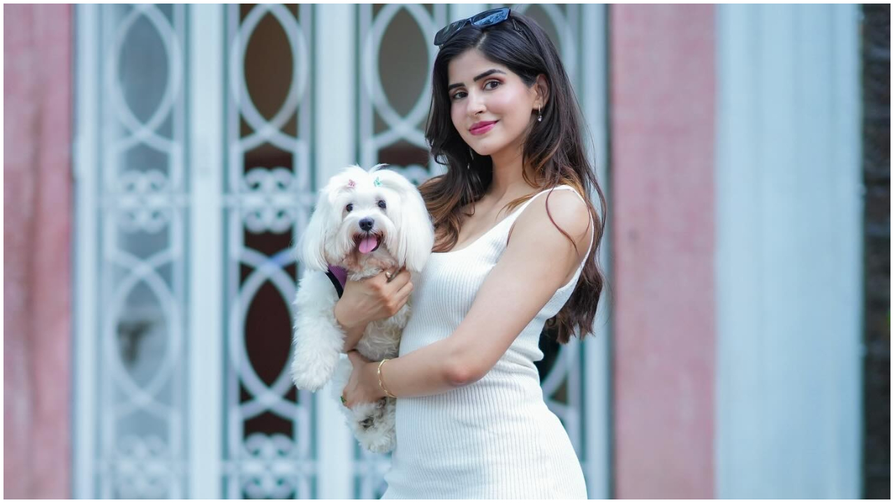 Sakshi Malik : ఘాటు అందాలతో హీటెక్కిస్తున్న సాక్షి మాలిక్.