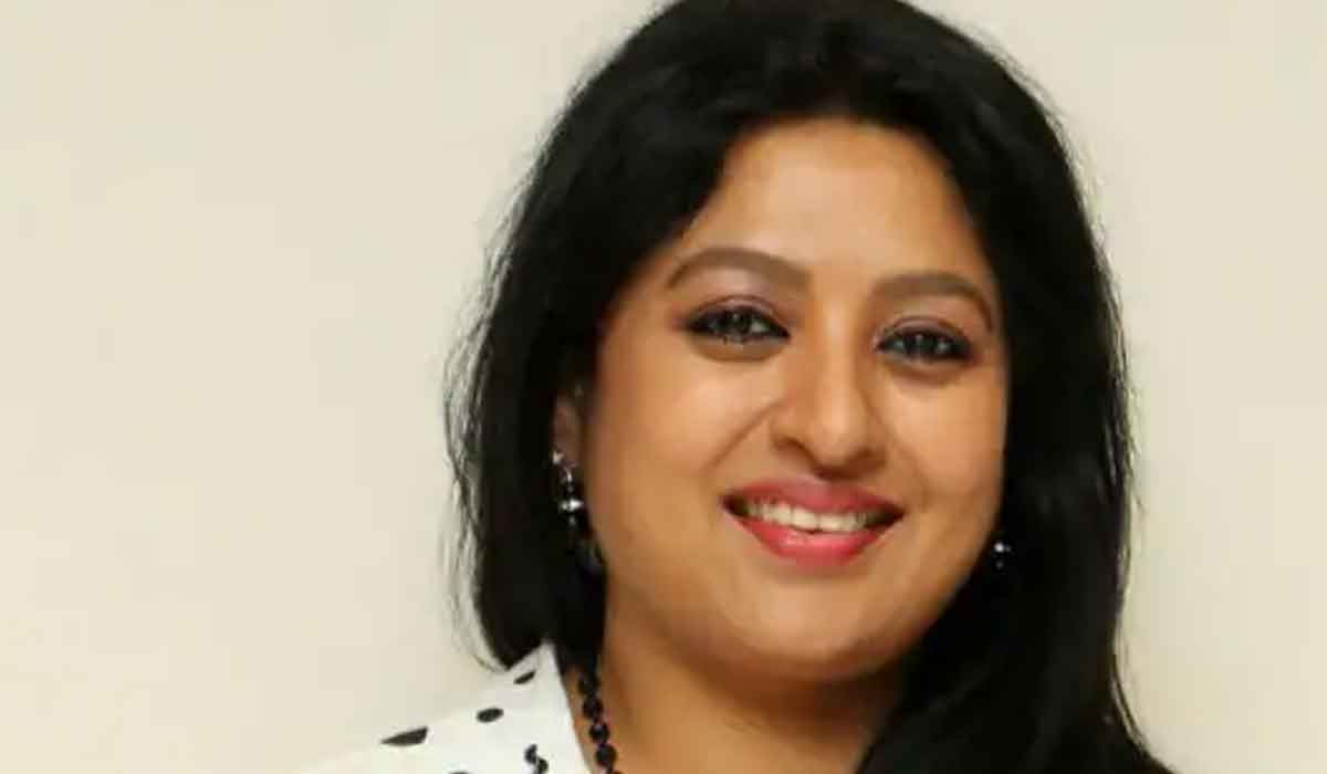Sana|కుడి వైపున నొప్పి.. అయిన నా భర్తకి హార్ట్ సర్జరీ.. షాకింగ్ విషయాలు వెల్లడించిన సన Sana|కుడి వైపున నొప్పి.. అయిన నా భర్తకి హార్ట్ సర్జరీ.. షాకింగ్ విషయాలు వెల్లడించిన సన