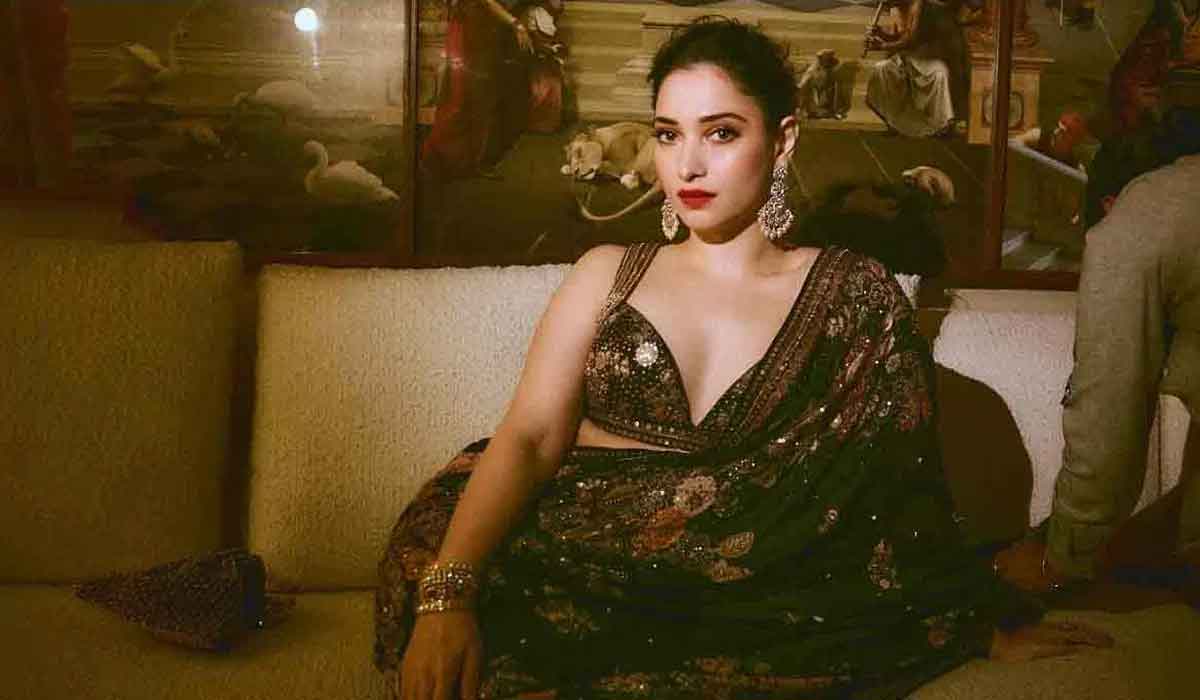 Tamannaah Bhatia| చిక్కుల్లో పడ్డ హీరోయిన్ తమన్నా.. సైబర్ క్రైమ్ నోటీసులు ఇవ్వడానికి కారణం ఏంటంటే..! Tamannaah Bhatia| చిక్కుల్లో పడ్డ హీరోయిన్ తమన్నా.. సైబర్ క్రైమ్ నోటీసులు ఇవ్వడానికి కారణం ఏంటంటే..!