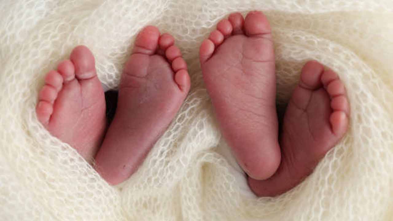 IVF | 10 సార్లు ఐవీఎఫ్ విఫలం.. 11వ సారి కవలలకు జన్మ IVF | 10 సార్లు ఐవీఎఫ్ విఫలం.. 11వ సారి కవలలకు జన్మ