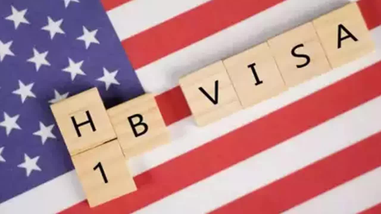 US VISA fee | అమెరికా వీసా ప్రయత్నాల్లో ఉన్నవారికి షాకింగ్ న్యూస్‌.. రేపటి నుంచి భారీగా ఫీజులు వసూలు..!