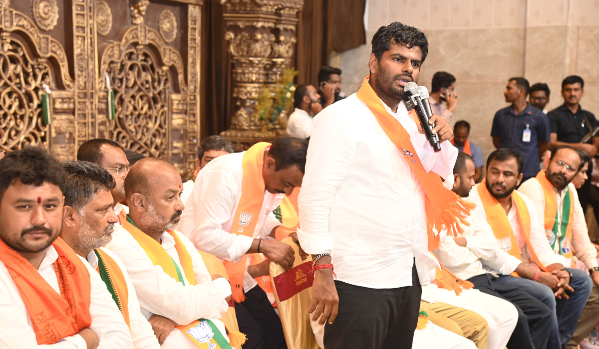 మోదీ గుండెలో బండికి ప్రత్యేక స్థానం.. ఆయనో యూత్ ఐకాన్: అన్నామలై మోదీ గుండెలో బండికి ప్రత్యేక స్థానం.. ఆయనో యూత్ ఐకాన్: అన్నామలై