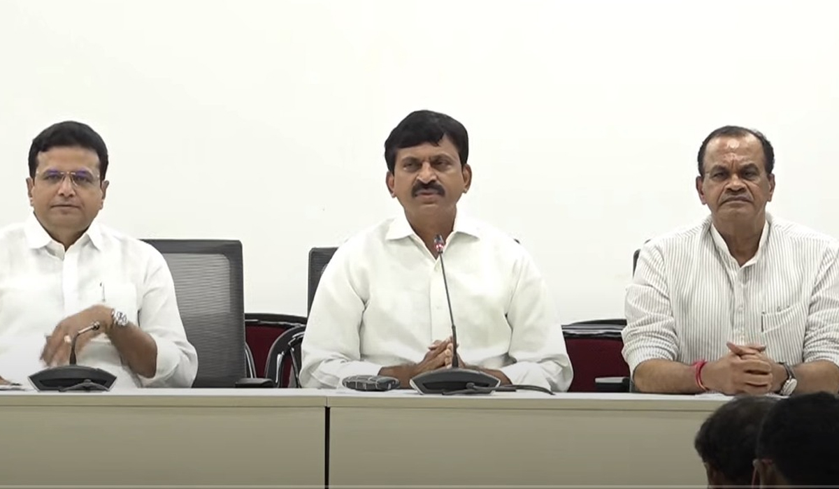 Telangana | తడిసిన ధాన్యమంతా మద్దతు ధరకే కొంటాం.. కొనుగోలు బాధ్యత కలెక్టర్లదే Telangana | తడిసిన ధాన్యమంతా మద్దతు ధరకే కొంటాం.. కొనుగోలు బాధ్యత కలెక్టర్లదే