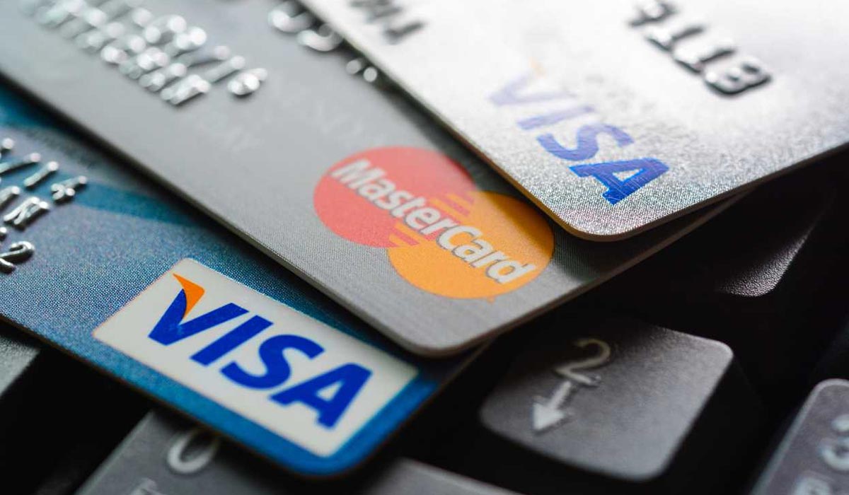 Credit Cards | క్రెడిట్ కార్డులు తీసుకుంటున్నారా..? అస్సలు ఈ విషయాలను మరవొద్దు..! Credit Cards | క్రెడిట్ కార్డులు తీసుకుంటున్నారా..? అస్సలు ఈ విషయాలను మరవొద్దు..!