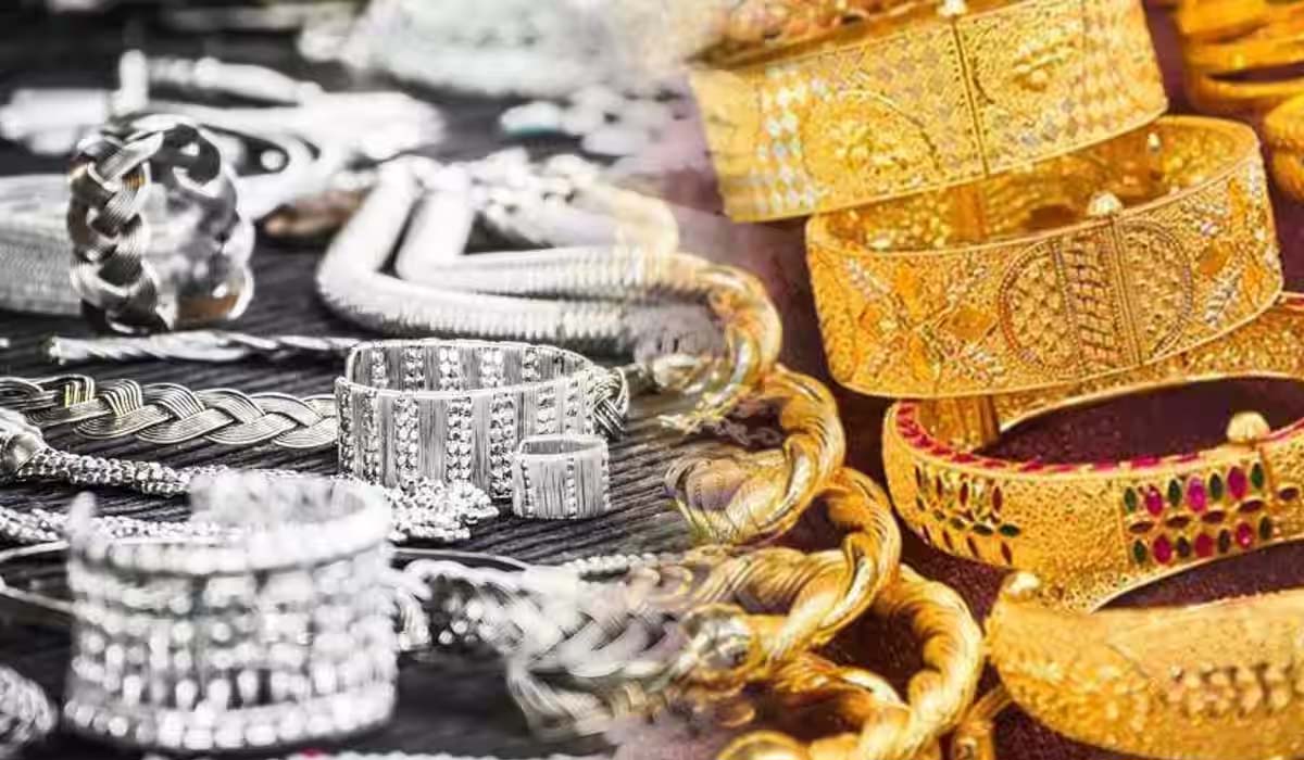 Gold-Silver Rates | భారీగా పెరిగిన వెండి.. హైదరాబాద్లో తొలిసారిగా రికార్డు స్థాయికి..! Gold-Silver Rates | భారీగా పెరిగిన వెండి.. హైదరాబాద్లో తొలిసారిగా రికార్డు స్థాయికి..!