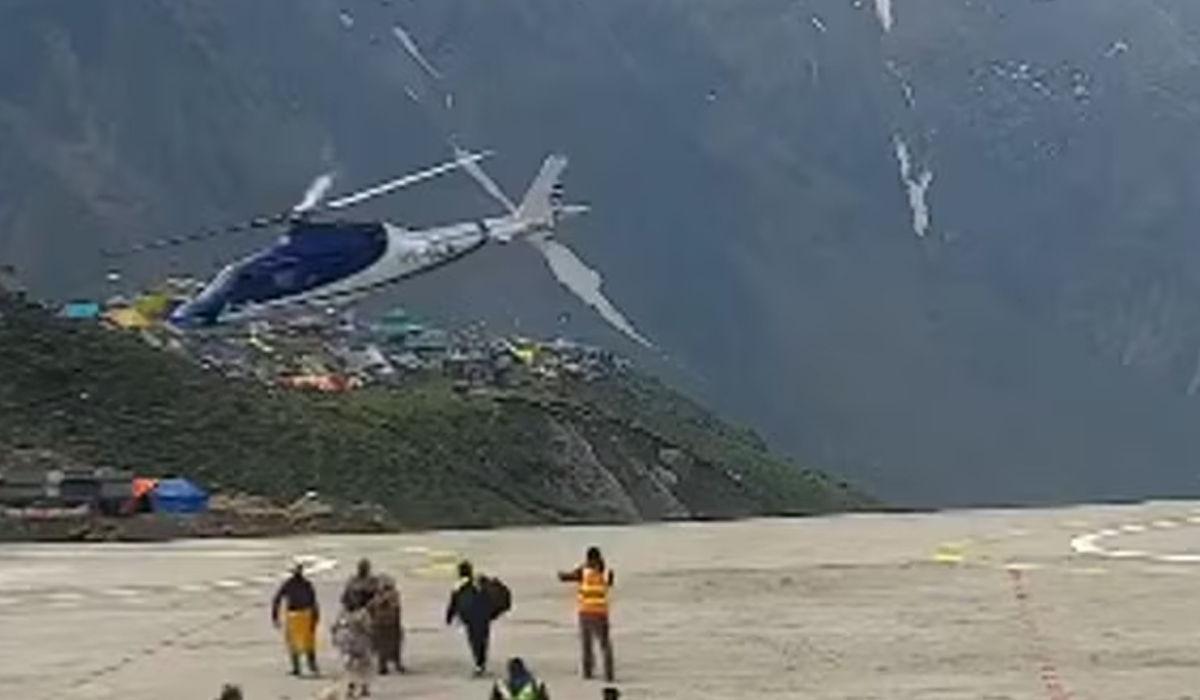 Kedarnath | కేదార్నాథ్లో తప్పిన హెలికాప్టర్ ప్రమాదం Kedarnath | కేదార్నాథ్లో తప్పిన హెలికాప్టర్ ప్రమాదం