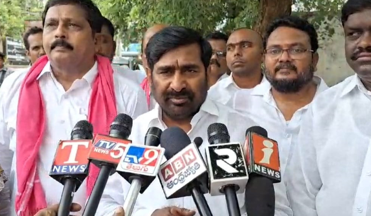 Jagadish Reddy | హైదరాబాద్పై వారివన్ని పిచ్చి కలలే: జగదీశ్రెడ్డి Jagadish Reddy | హైదరాబాద్పై వారివన్ని పిచ్చి కలలే: జగదీశ్రెడ్డి