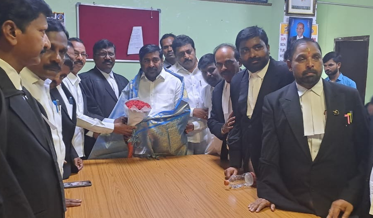 Jagadish Reddy | ఏ హోదాతో రాష్ట్ర అవతరణ వేడుకలకు సోనియాగాంధీని పిలుస్తారు? Jagadish Reddy | ఏ హోదాతో రాష్ట్ర అవతరణ వేడుకలకు సోనియాగాంధీని పిలుస్తారు?