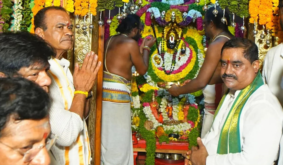 సమృద్ధిగా వర్షాలు కురువాలి.. తెలంగాణ సుభిక్షం కావాలి సమృద్ధిగా వర్షాలు కురువాలి.. తెలంగాణ సుభిక్షం కావాలి