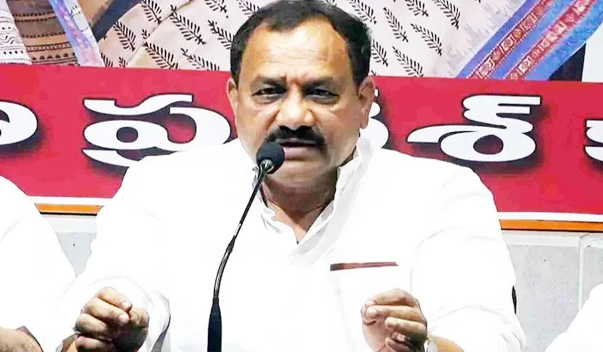 మీ పదేళ్ల పాలన.. మా పాలనపై చర్చకు సిద్దమా: PCC మహేష్ గౌడ్ సవాల్ మీ పదేళ్ల పాలన.. మా పాలనపై చర్చకు సిద్దమా: PCC మహేష్ గౌడ్ సవాల్