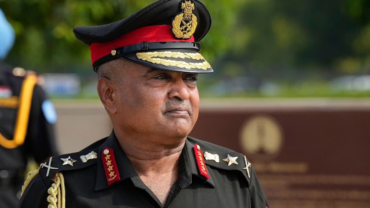 Army Chief | ఆర్మీ చీఫ్ మనోజ్ పాండే పదవీకాలం పొడిగింపు.. ఆమోదం తెలిపిన కేబినెట్ కమిటీ Army Chief | ఆర్మీ చీఫ్ మనోజ్ పాండే పదవీకాలం పొడిగింపు.. ఆమోదం తెలిపిన కేబినెట్ కమిటీ