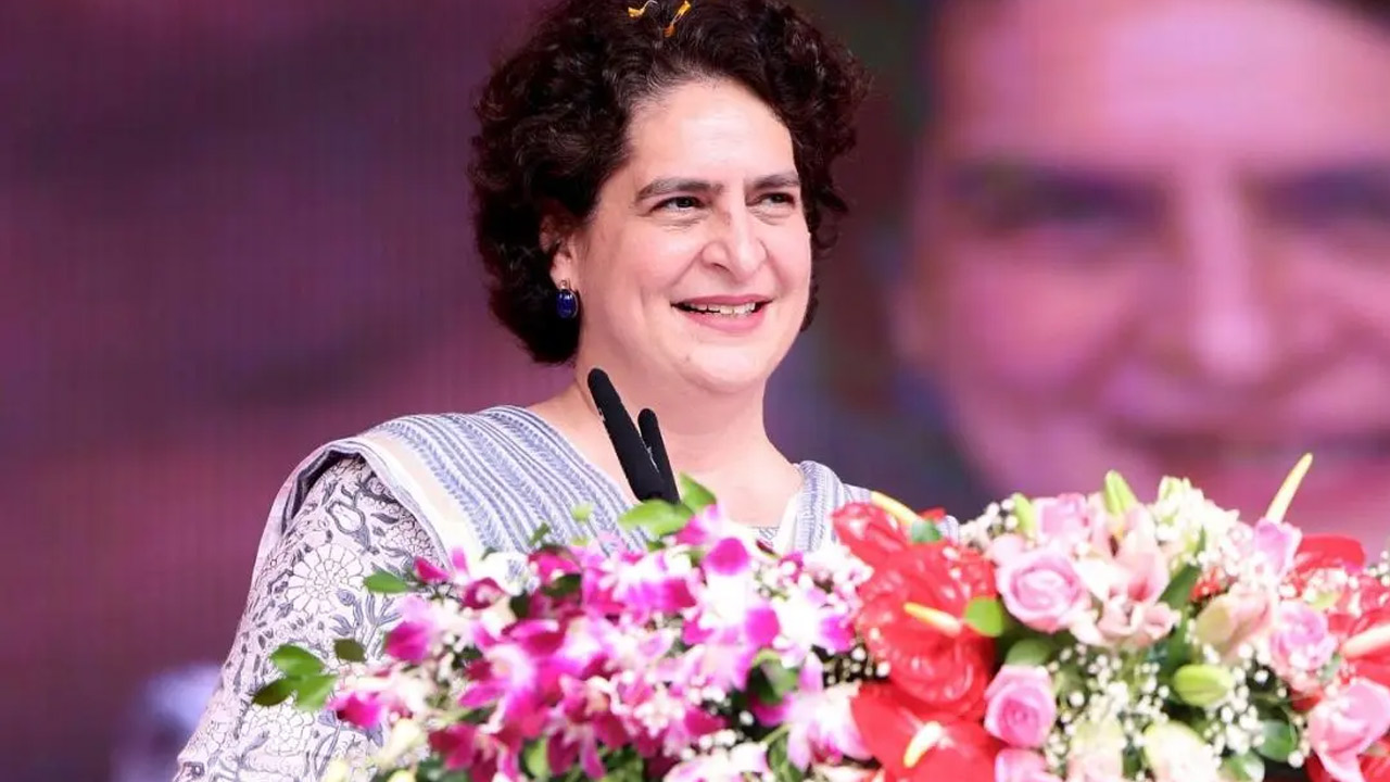 Priyanka Gandhi | ప్రియాంకాగాంధీ లోక్సభ ఎన్నికల్లో పోటీకి ఒప్పుకోనిది అందుకేనట..! Priyanka Gandhi | ప్రియాంకాగాంధీ లోక్సభ ఎన్నికల్లో పోటీకి ఒప్పుకోనిది అందుకేనట..!