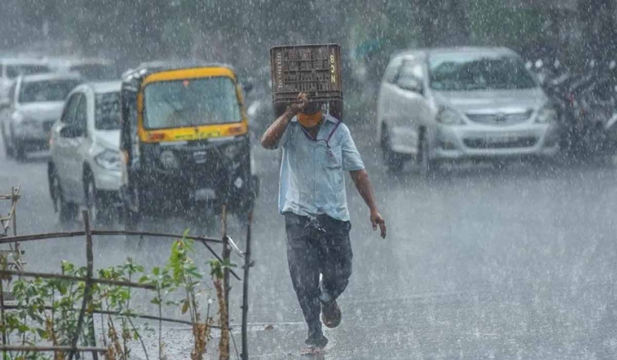 వాయుగుండగా మారనున్న అల్పపీడనం.. బలపడనున్న నైరుతి రుతుపవనాలు వాయుగుండగా మారనున్న అల్పపీడనం.. బలపడనున్న నైరుతి రుతుపవనాలు