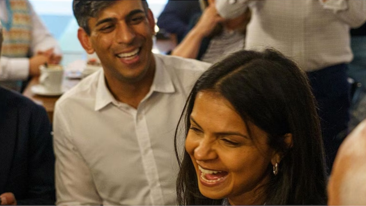 Rishi Sunak | సాధించాలంటే సాహసం చేయాలి.. బ్రిటన్ ప్రధాని దంపతుల ఆసక్తికర పోస్టు Rishi Sunak | సాధించాలంటే సాహసం చేయాలి.. బ్రిటన్ ప్రధాని దంపతుల ఆసక్తికర పోస్టు