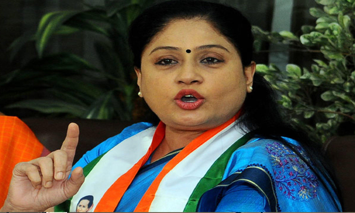 Vijayashanti | సోనియాగాంధీకి ఆహ్వానాన్ని ప్రశ్నించే అర్హత బీజేపీకి లేదు: విజయశాంతి Vijayashanti | సోనియాగాంధీకి ఆహ్వానాన్ని ప్రశ్నించే అర్హత బీజేపీకి లేదు: విజయశాంతి