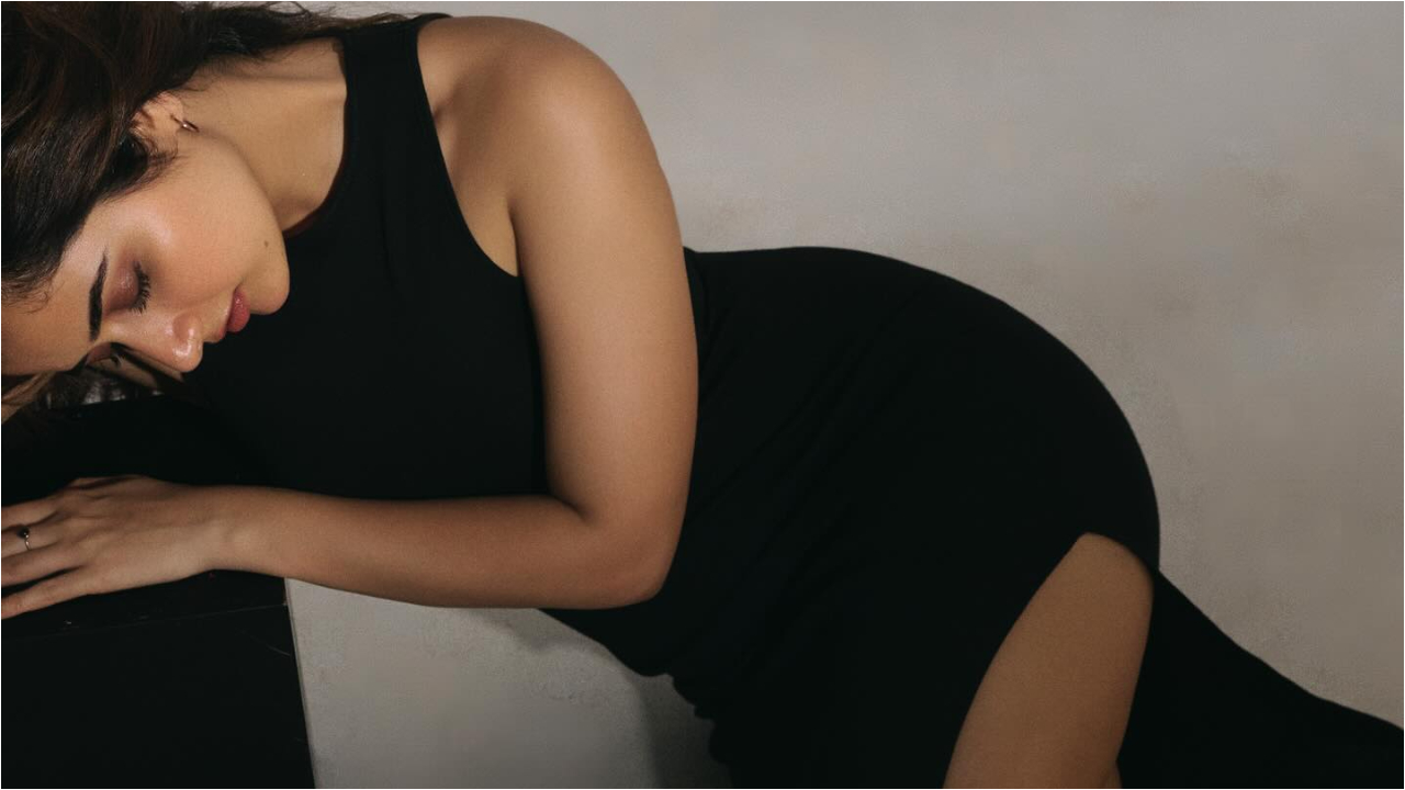 Ashika Ranganath | బ్లాక్ అవుట్ ఫిట్ అందాలతో బాప్ రే అనిపిస్తున్న ఆషిక రంగనాథ్