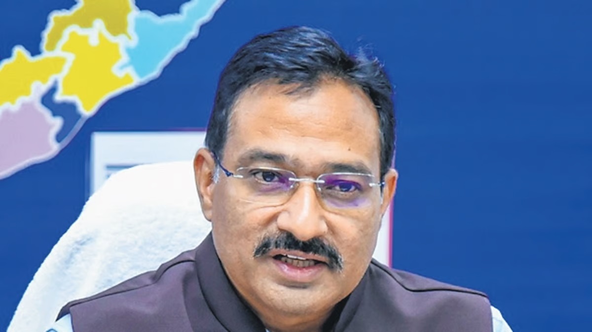CEO Mukesh Kumar Meena | ఏపీలో 81శాతం పోలింగ్ నమోదు కావచ్చు CEO Mukesh Kumar Meena | ఏపీలో 81శాతం పోలింగ్ నమోదు కావచ్చు